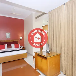 Hotel Capital O 45944 Club 7